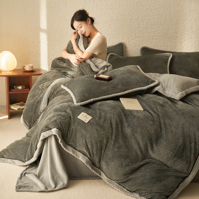 91家纺网 家纺一手货源 找家纺 早晨家纺 2025新款尚流款牛奶绒提花-单被套 尚流-深灰