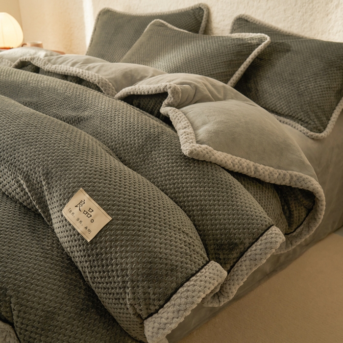 91家纺网 家纺一手货源 找家纺 早晨家纺 2025新款尚流款牛奶绒提花-单被套 尚流-深灰