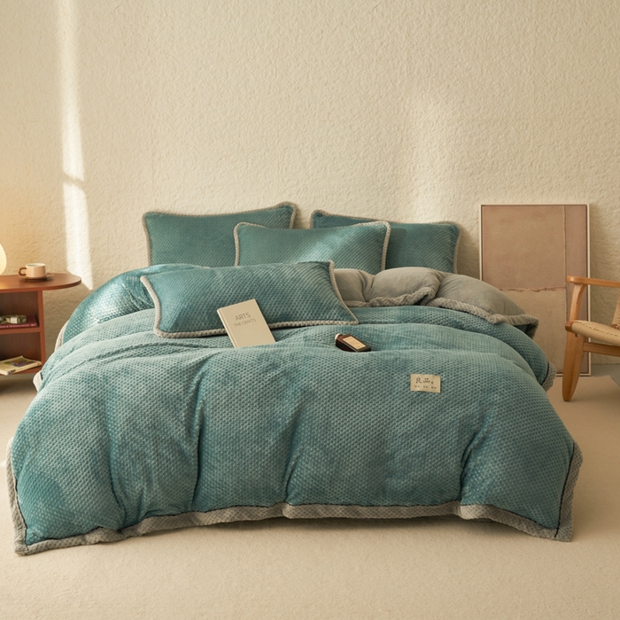 91家纺网 家纺一手货源 找家纺 早晨家纺 2025新款尚流款牛奶绒提花-单被套 尚流-孔雀蓝