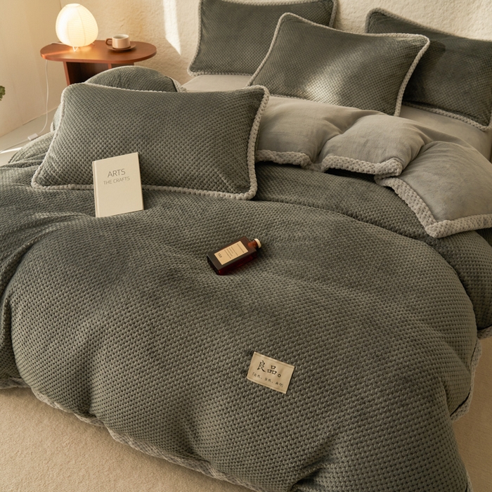 91家纺网 家纺一手货源 找家纺 早晨家纺 2025新款尚流款牛奶绒提花-单被套 尚流-深灰