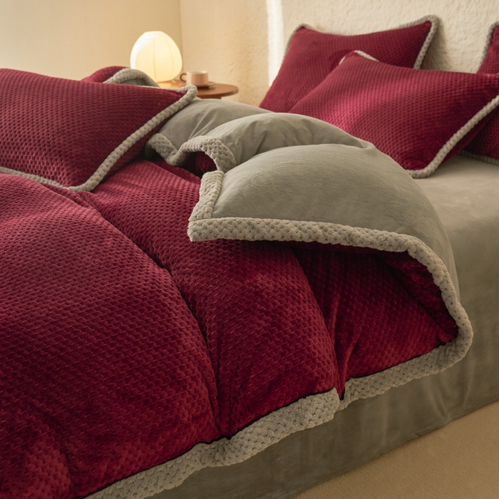 91家纺网 家纺一手货源 找家纺 早晨家纺 2025新款尚流款牛奶绒提花-单被套 尚流-酒红