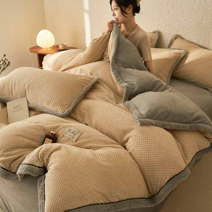 91家纺网 家纺一手货源 找家纺 早晨家纺 2025新款尚流款牛奶绒提花-单被套 尚流-米驼