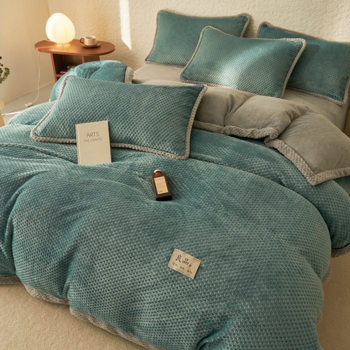 91家纺网 家纺一手货源 找家纺 早晨家纺 2025新款尚流款牛奶绒提花-单被套 尚流-孔雀蓝