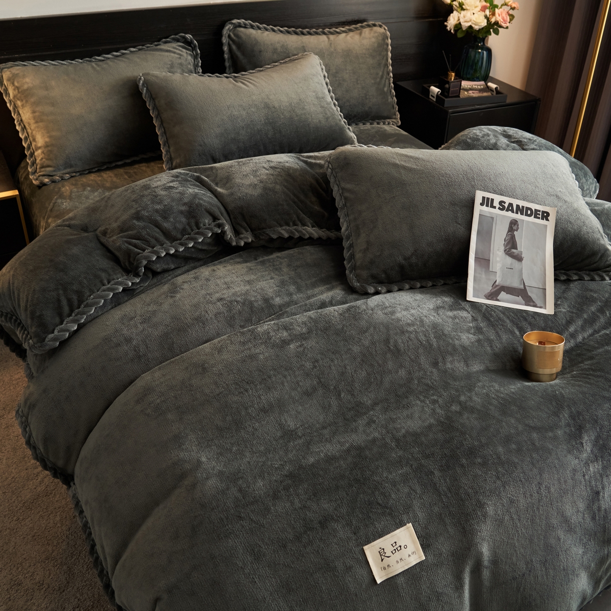 91家纺网 家纺一手货源 找家纺 早晨家纺 2025新款黑金牛奶绒纯色可拆洗冬被风格1 黑金-深灰
