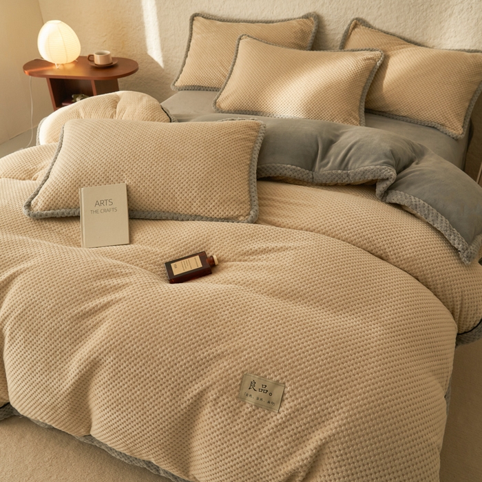 91家纺网 家纺一手货源 找家纺 早晨家纺 2025新款尚流款牛奶绒提花-单被套 尚流-米驼