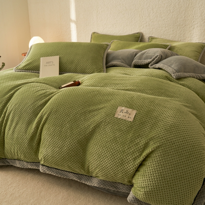 91家纺网 家纺一手货源 找家纺 早晨家纺 2025新款尚流款牛奶绒提花-单被套 尚流-草绿