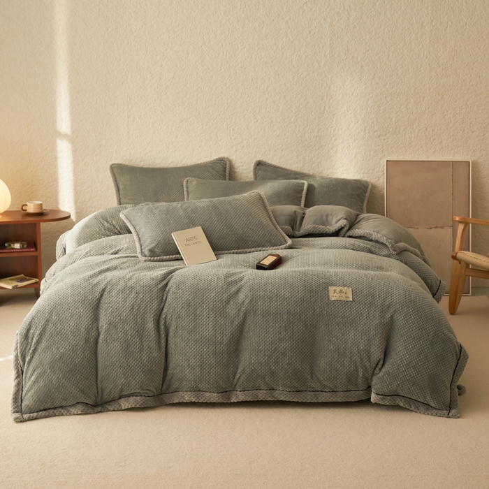 91家纺网 家纺一手货源 找家纺 早晨家纺 2025新款尚流款牛奶绒提花-单被套 尚流-浅灰