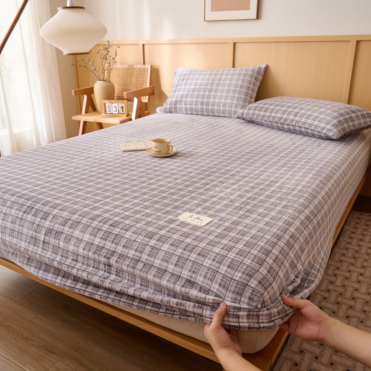 91家纺网 家纺一手货源 找家纺 早晨家纺 2025新款野牧款高克重牛奶绒印花单床笠 野牧-灰小格