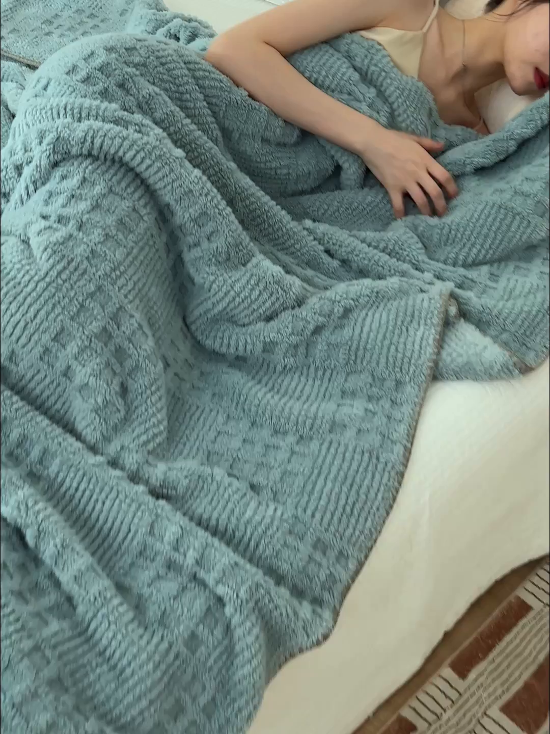 91家纺网 家纺一手货源 找家纺 早晨家纺 2025新款华夫格款-提花单层毛毯 华夫格-孔蓝