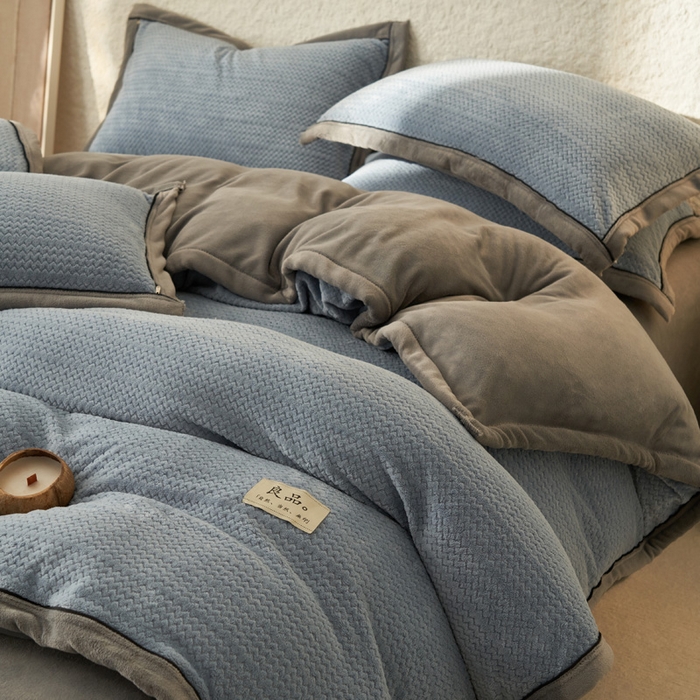 91家纺网 家纺一手货源 找家纺 早晨家纺 2025新款青沐款牛奶绒提花-单被套 青沐-宾利蓝