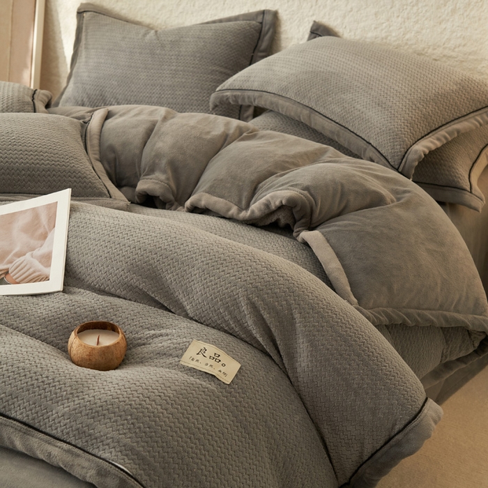 91家纺网 家纺一手货源 找家纺 早晨家纺 2025新款青沐款牛奶绒提花-单被套 青沐-浅灰