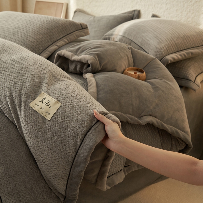 91家纺网 家纺一手货源 找家纺 早晨家纺 2025新款青沐款牛奶绒提花-单被套 青沐-浅灰