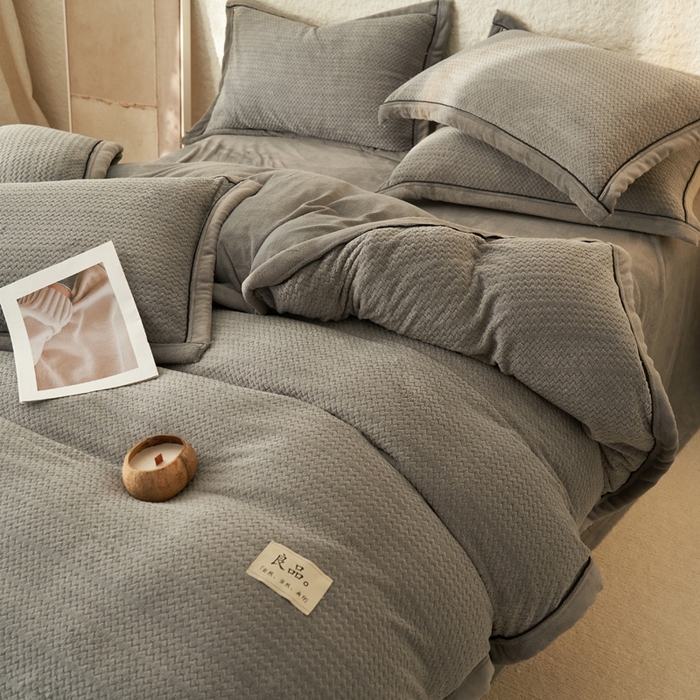 91家纺网 家纺一手货源 找家纺 早晨家纺 2025新款青沐款牛奶绒提花-单被套 青沐-浅灰