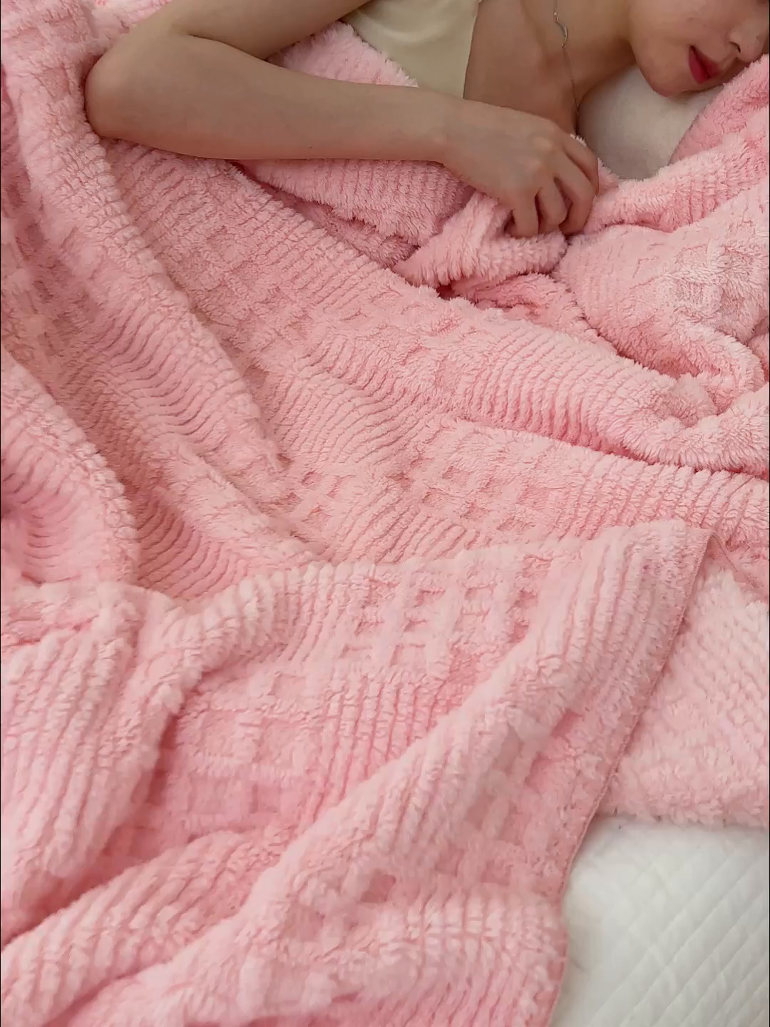 91家纺网 家纺一手货源 找家纺 早晨家纺 2025新款华夫格款-提花单层毛毯 华夫格-粉玉