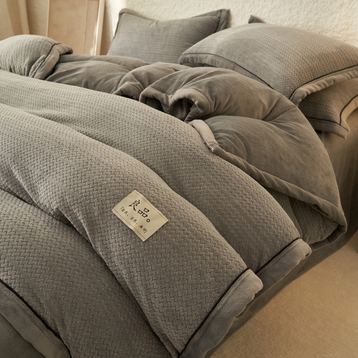 91家纺网 家纺一手货源 找家纺 早晨家纺 2025新款青沐款牛奶绒提花-单被套 青沐-浅灰