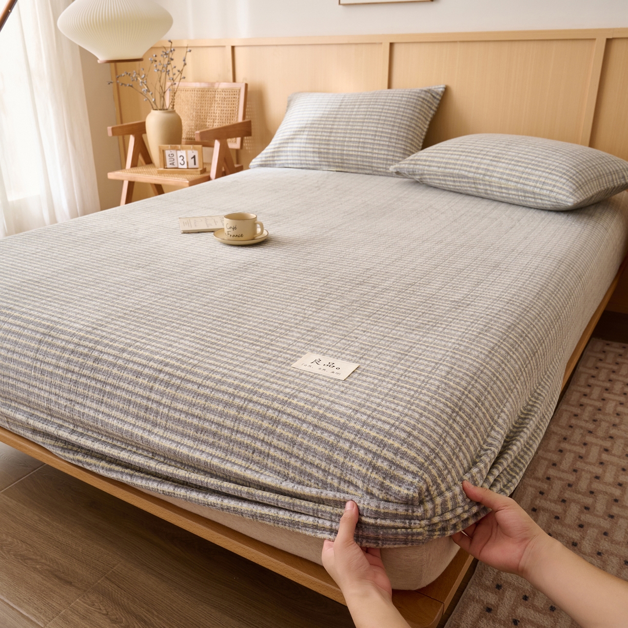 91家纺网 家纺一手货源 找家纺 早晨家纺 2025新款野牧款高克重牛奶绒印花单床笠 野牧-香风灰