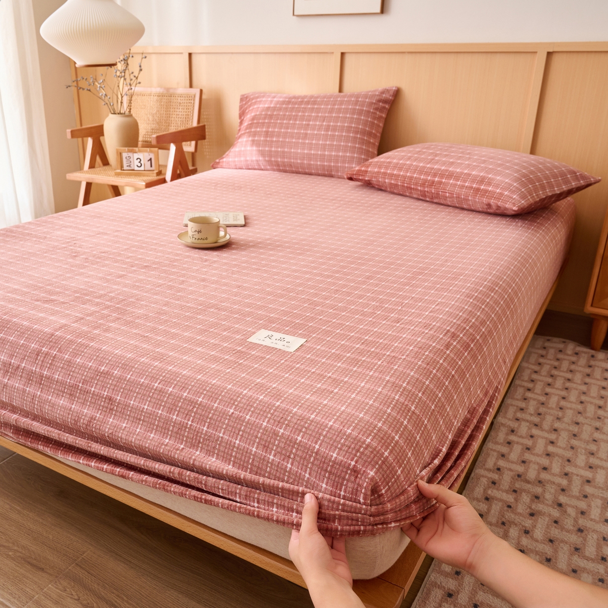 91家纺网 家纺一手货源 找家纺 早晨家纺 2025新款野牧款高克重牛奶绒印花单床笠 野牧-香风焦糖