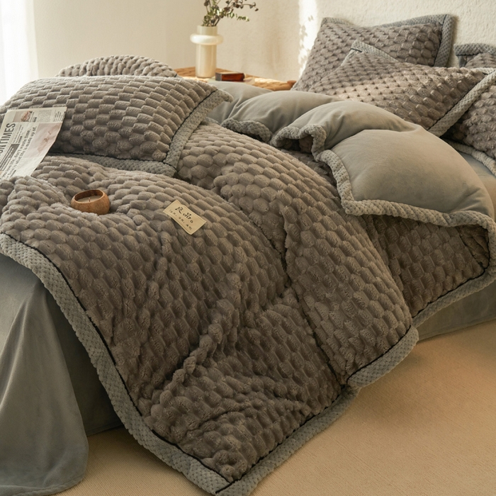 91家纺网 家纺一手货源 找家纺 早晨家纺 2025新款金贵款兔毛绒提花-单被套 金贵-浅灰