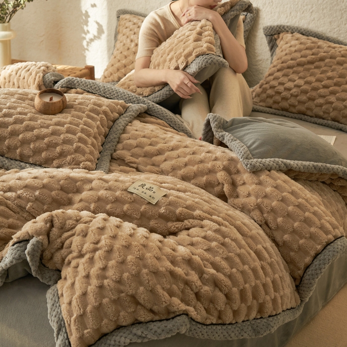 91家纺网 家纺一手货源 找家纺 早晨家纺 2025新款金贵款兔毛绒提花-单被套 金贵-米驼