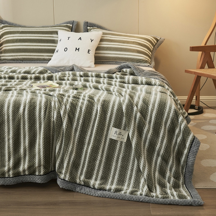 91家纺网 家纺一手货源 找家纺 早晨家纺 2025新款豆豆绒-无印双层毛毯【拉链款】 豆豆绒-绿条