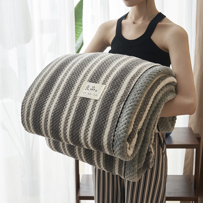 91家纺网 家纺一手货源 找家纺 早晨家纺 2025新款豆豆绒-无印双层毛毯【拉链款】 豆豆绒-灰条