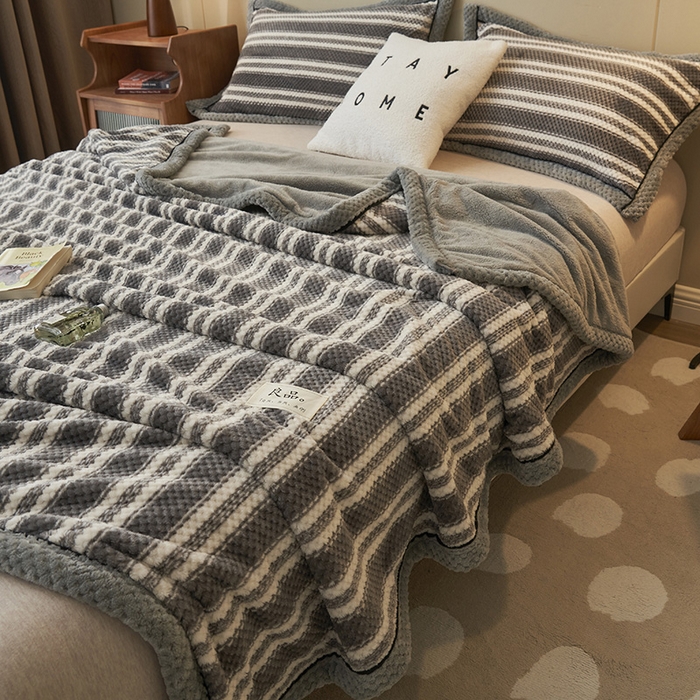 91家纺网 家纺一手货源 找家纺 早晨家纺 2025新款豆豆绒-无印双层毛毯【拉链款】 豆豆绒-灰条