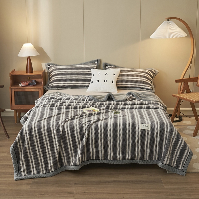 91家纺网 家纺一手货源 找家纺 早晨家纺 2025新款豆豆绒-无印双层毛毯【拉链款】 豆豆绒-灰条