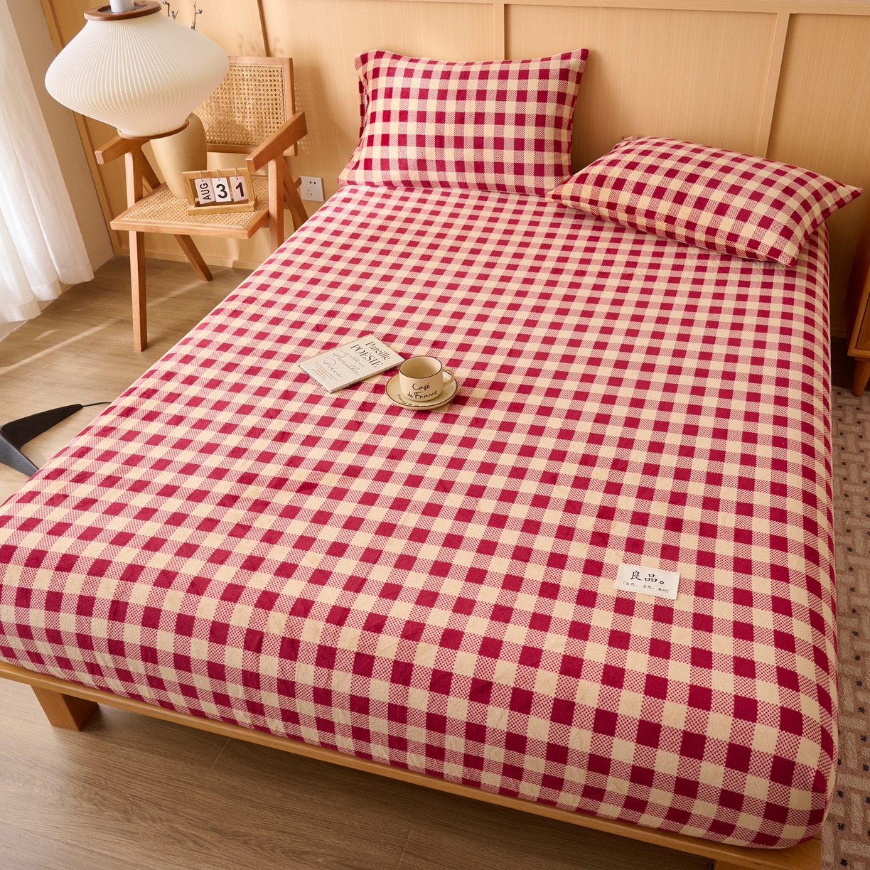 91家纺网 家纺一手货源 找家纺 早晨家纺 2025新款野牧款高克重牛奶绒印花单床笠 野牧-红小格