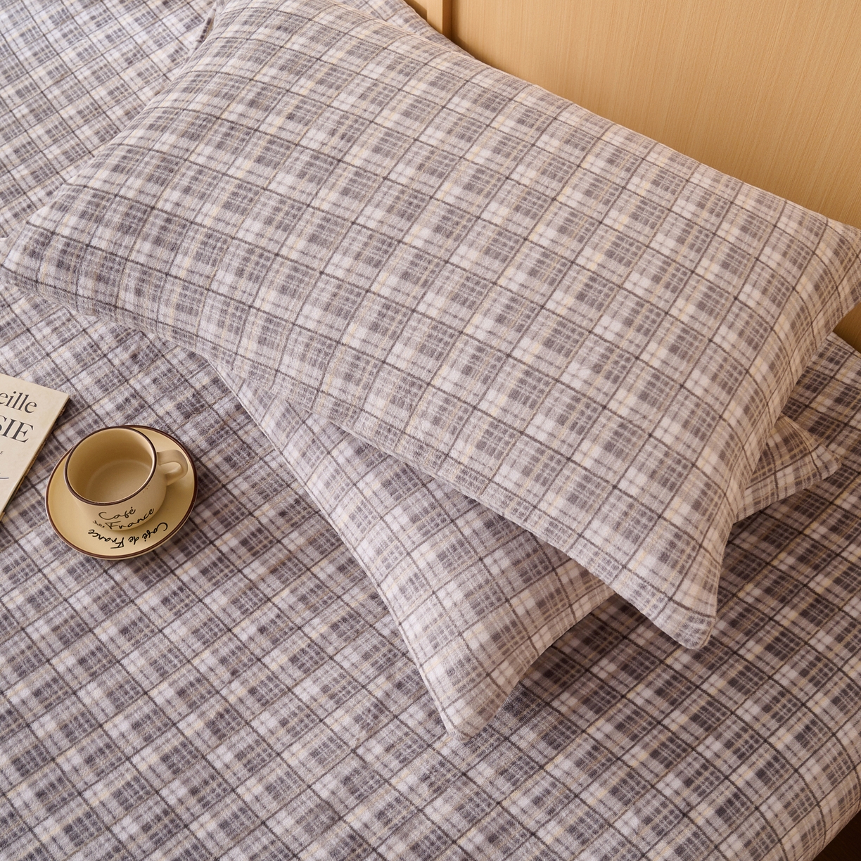 91家纺网 家纺一手货源 找家纺 早晨家纺 2025新款野牧款高克重牛奶绒印花单床笠 野牧-灰小格