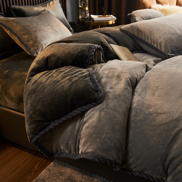 91家纺网 家纺一手货源 找家纺 早晨家纺 2025新款黑金牛奶绒纯色-单被套系列风格2 黑金-浅灰