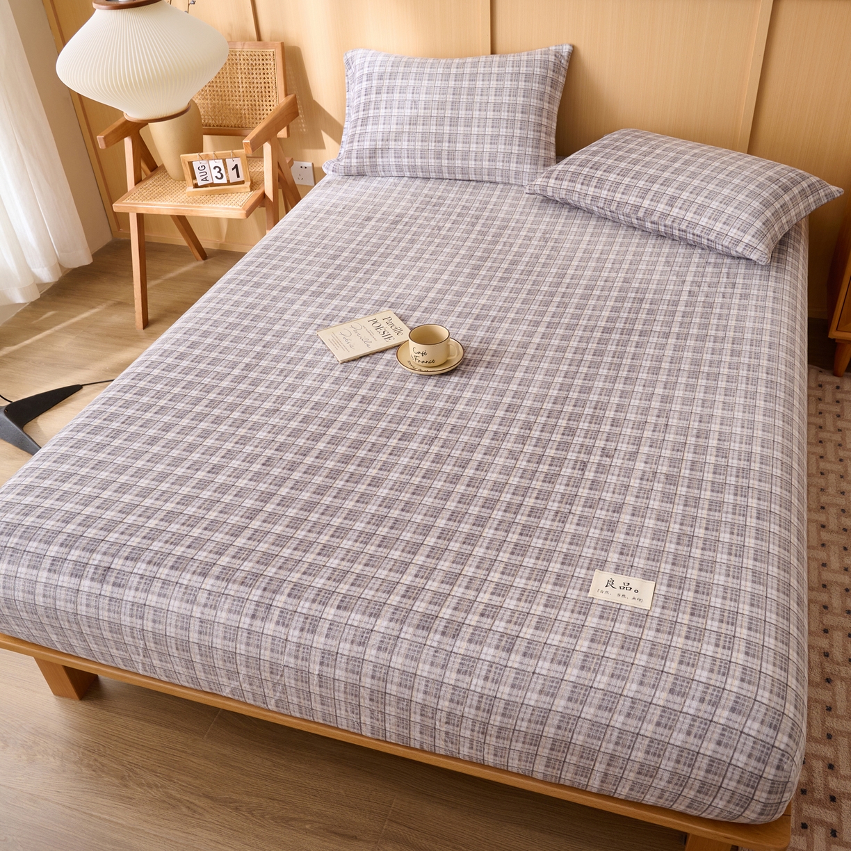 91家纺网 家纺一手货源 找家纺 早晨家纺 2025新款野牧款高克重牛奶绒印花单床笠 野牧-灰小格