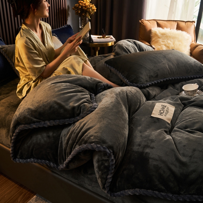 91家纺网 家纺一手货源 找家纺 早晨家纺 2025新款黑金牛奶绒纯色-单被套系列风格2 黑金-深灰