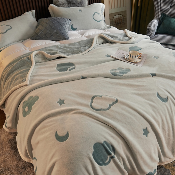 91家纺网 家纺一手货源 找家纺 早晨家纺 2025新款北影款-印花单层毛毯 北影云朵-孔雀