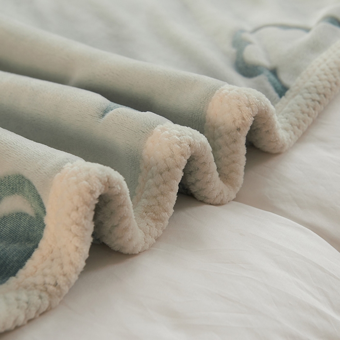 91家纺网 家纺一手货源 找家纺 早晨家纺 2025新款北影款-印花单层毛毯 北影云朵-孔雀