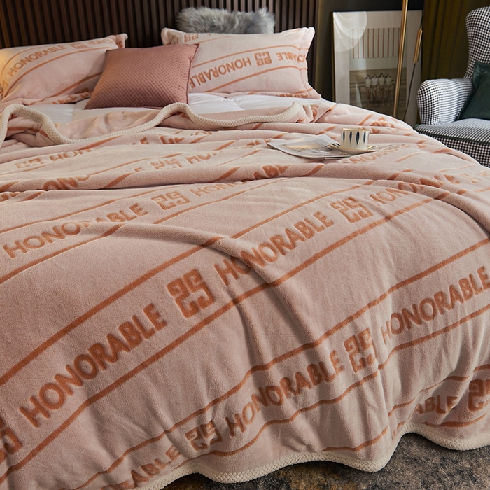 91家纺网 家纺一手货源 找家纺 早晨家纺 2025新款北影款-印花单层毛毯 北影字母-桔