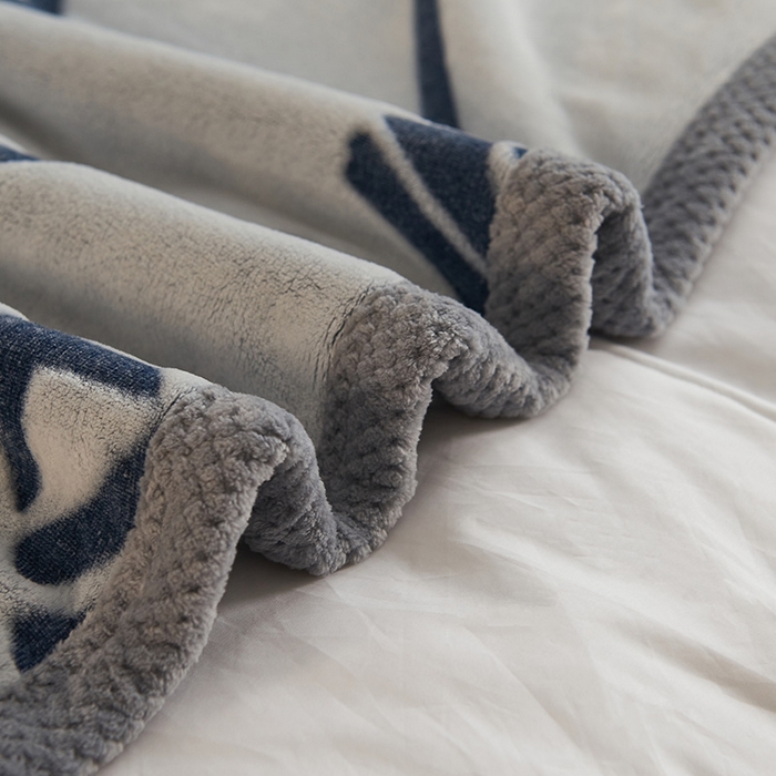 91家纺网 家纺一手货源 找家纺 早晨家纺 2025新款北影款-印花单层毛毯 北影皇冠-蓝