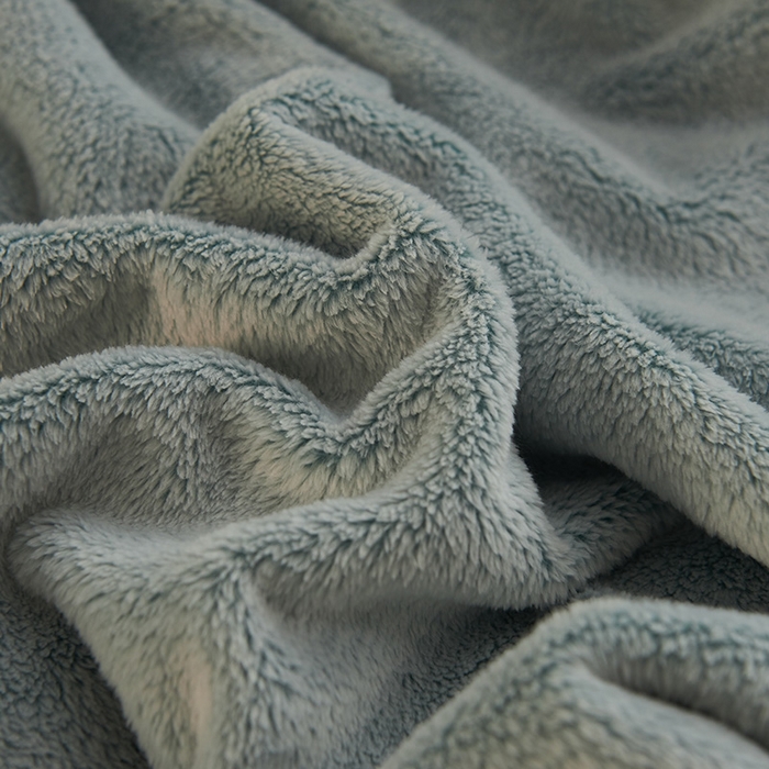 91家纺网 家纺一手货源 找家纺 早晨家纺 2025新款北影款-印花单层毛毯 北影云朵-孔雀