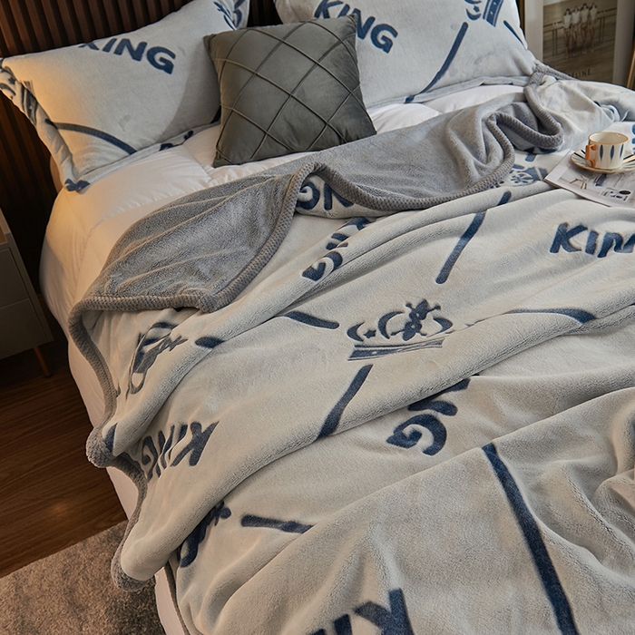 91家纺网 家纺一手货源 找家纺 早晨家纺 2025新款北影款-印花单层毛毯 北影皇冠-蓝