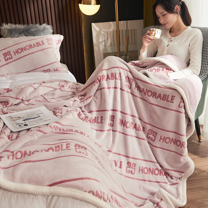 91家纺网 家纺一手货源 找家纺 早晨家纺 2025新款北影款-印花单层毛毯 北影字母-豆沙