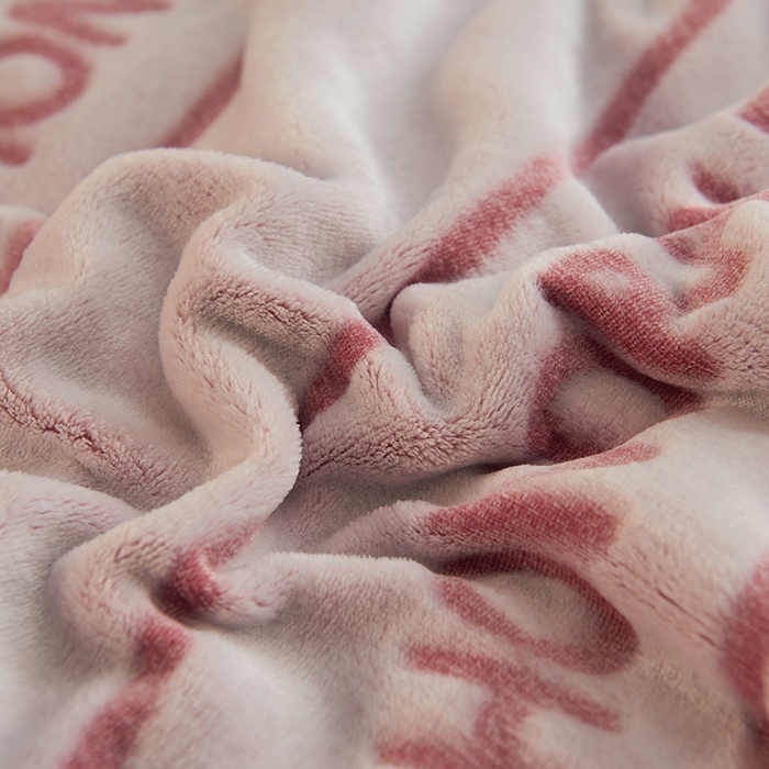 91家纺网 家纺一手货源 找家纺 早晨家纺 2025新款北影款-印花单层毛毯 北影字母-豆沙