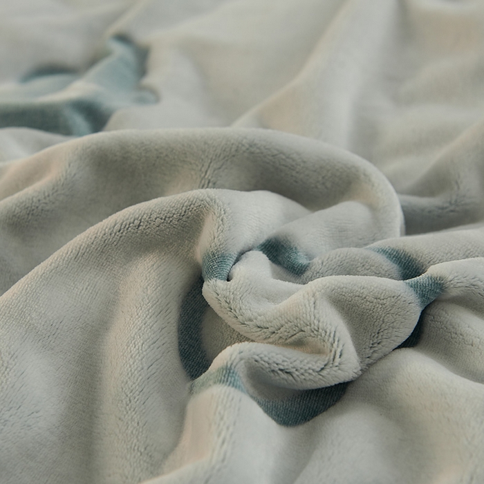 91家纺网 家纺一手货源 找家纺 早晨家纺 2025新款北影款-印花单层毛毯 北影云朵-孔雀