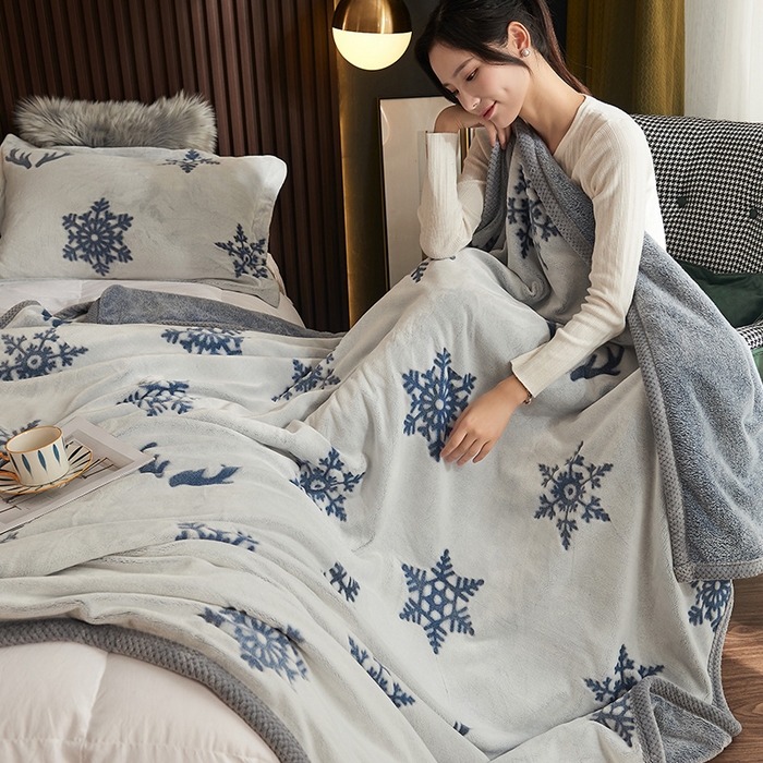 91家纺网 家纺一手货源 找家纺 早晨家纺 2025新款北影款-印花单层毛毯 北影雪花-蓝