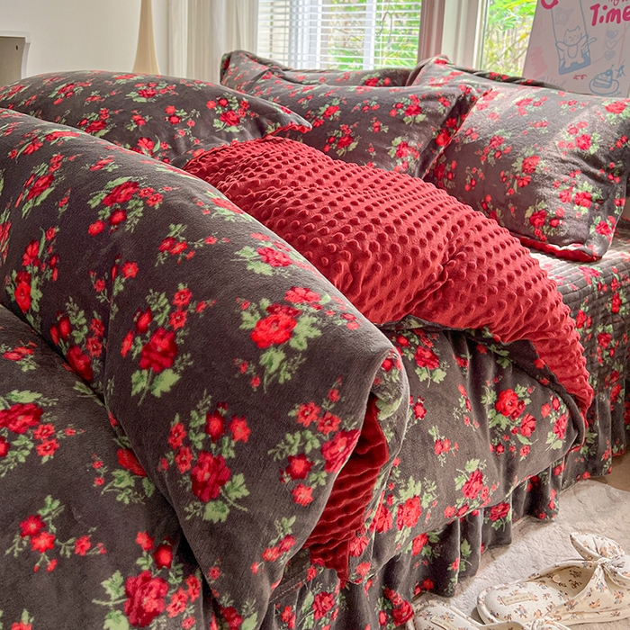 91家纺网 家纺一手货源 找家纺 仟网汇 2025新款牛奶绒豆豆绒床盖四件套 玫瑰之约 - 黑