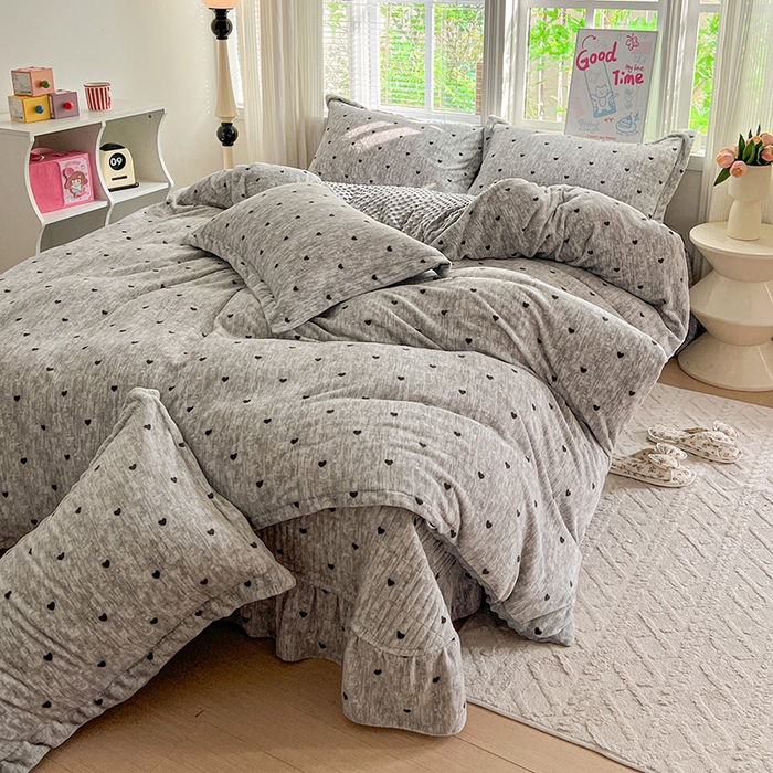 仟网汇 2025新款牛奶绒豆豆绒床盖四件套 灰色小心心