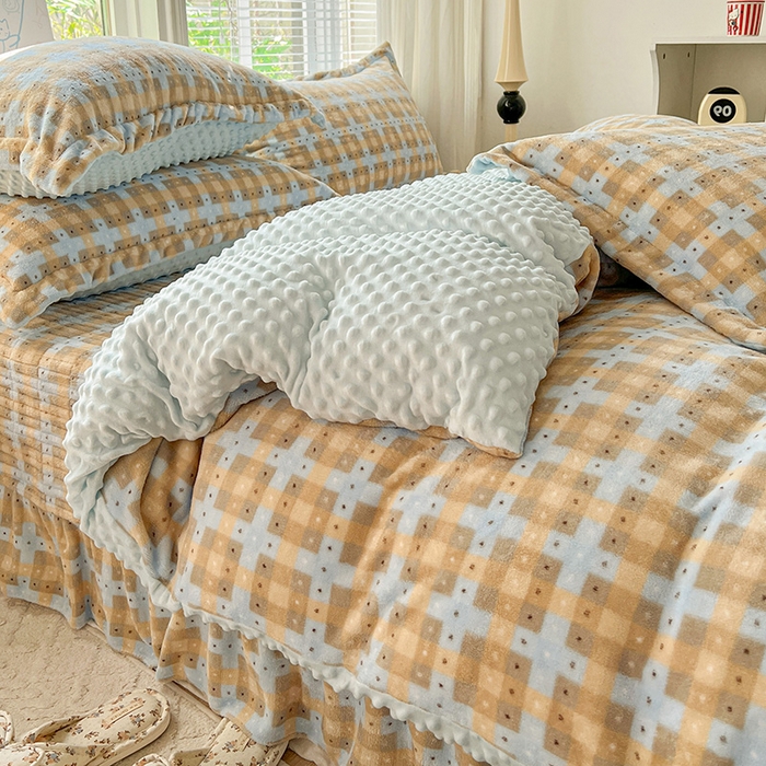 91家纺网 家纺一手货源 找家纺 仟网汇 2025新款牛奶绒豆豆绒床盖四件套 简爱