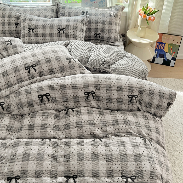 91家纺网 家纺一手货源 找家纺 仟网汇 2025新款牛奶绒豆豆绒床盖四件套 蝴蝶结