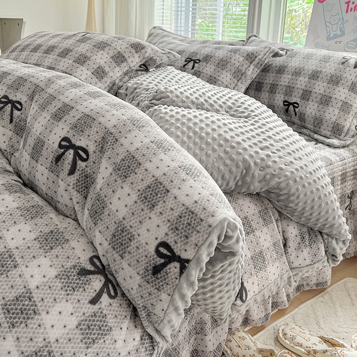 91家纺网 家纺一手货源 找家纺 仟网汇 2025新款牛奶绒豆豆绒床盖四件套 蝴蝶结