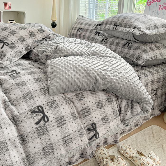 91家纺网 家纺一手货源 找家纺 仟网汇 2025新款牛奶绒豆豆绒床盖四件套 蝴蝶结