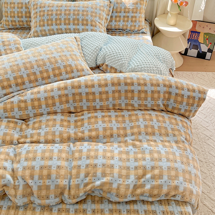 91家纺网 家纺一手货源 找家纺 仟网汇 2025新款牛奶绒豆豆绒床盖四件套 简爱