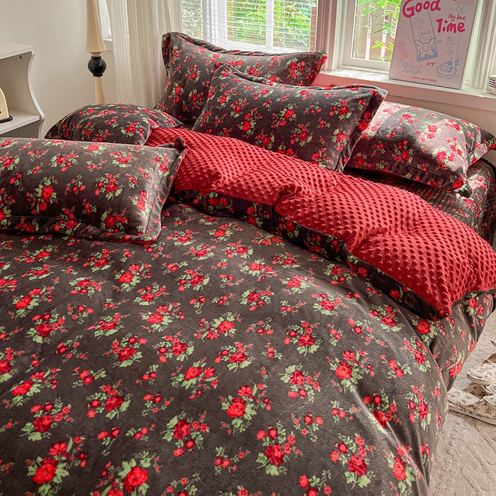 91家纺网 家纺一手货源 找家纺 仟网汇 2025新款牛奶绒豆豆绒床盖四件套 玫瑰之约 - 黑